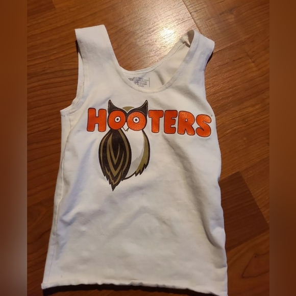 Hooters Tops - Hooter's Size xs Tank